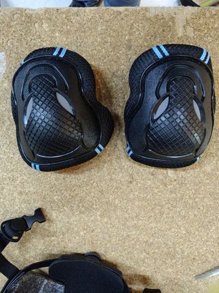 Casco con Juego de Rodilleras