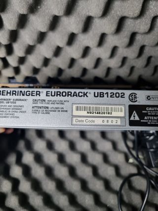 < Behringer Eurorack UB1202 Mixer audio