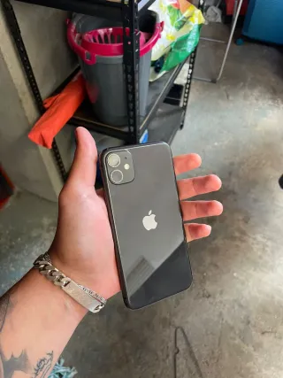 Batteria nera per iPhone 11 64GB 71%