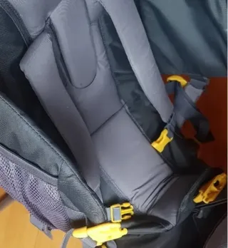 Mochila porta bebé Deuter