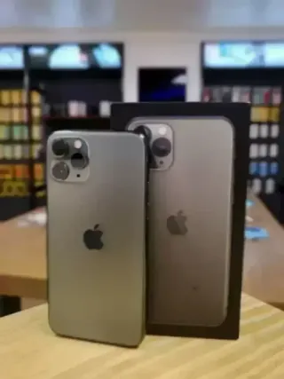 IPHONE 11 PRO 256 GB VERDE BATTERIA AL 100%..
