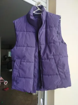 Chaleco acolchado morado hombre