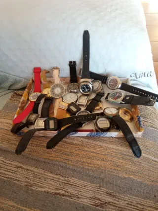 Lote de relojes varios para piezas