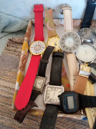 Lote de relojes varios para piezas