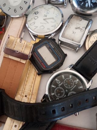 Lote de relojes varios para piezas