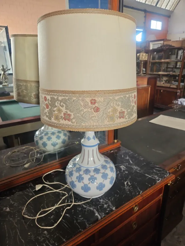 Lámpara de mesa cerámica floral