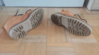 Botas de mujer marrones, marca española.