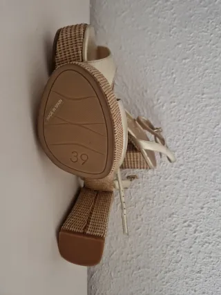 Sandalias doradas plataforma