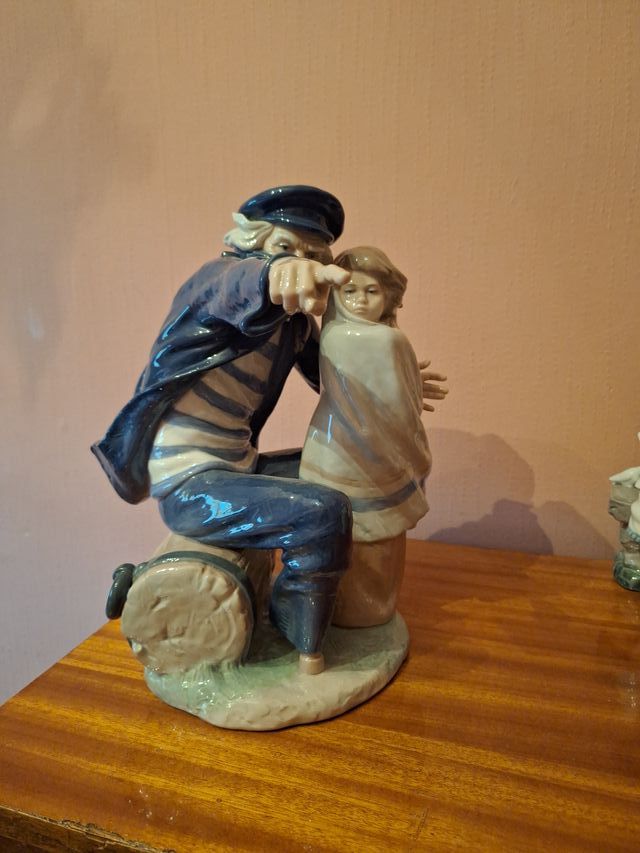 Figura Nao Lladró Marinero con Niña Porcelana