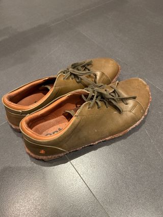 Zapatos ART piel verde oliva en perfecto estado