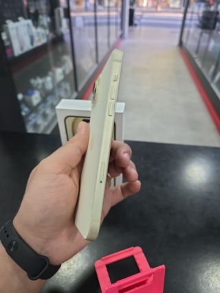 iPhone 15 Plus 128 GB Giallo