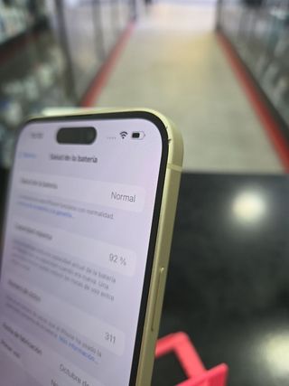 iPhone 15 Plus 128 GB Giallo