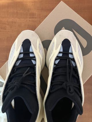 Adidas Yeezy 700 Azael