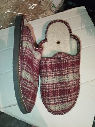Zapatillas de casa a cuadros talla 40