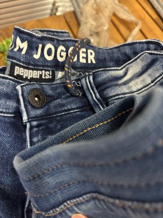 Pantalones vaqueros Zara grises y azules