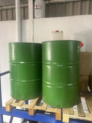 Tamburo in metallo, ideale per decorazioni e barbecue.