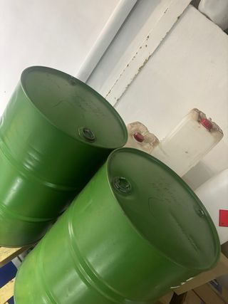 Tamburo in metallo, ideale per decorazioni e barbecue.