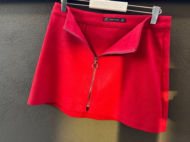 Minifalda de antelina roja