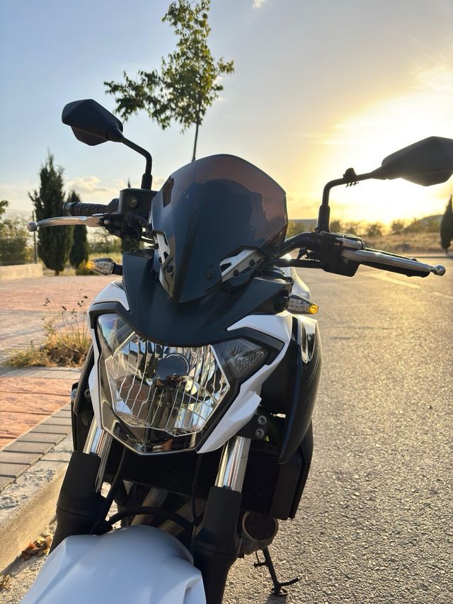 Kawasaki Z 650 ABS Blanca