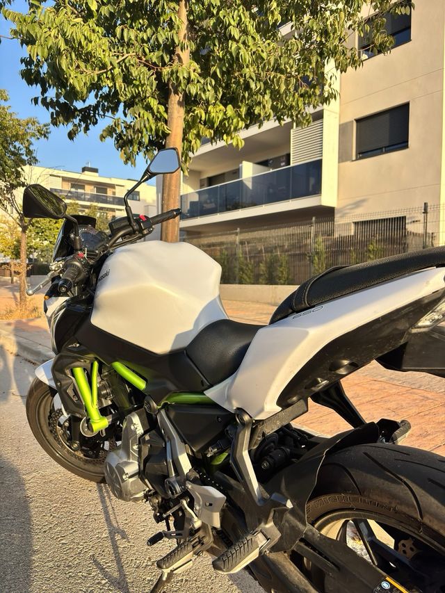 Kawasaki Z 650 ABS Blanca