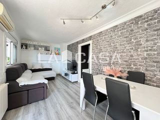 Piso en venta en Les Roquetes en Barcelona