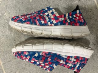 Zapatillas Skechers Flexibles Niña
Talla 28
