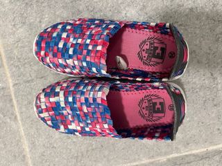 Zapatillas Skechers Flexibles Niña
Talla 28
