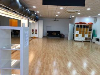 Local comercial en venta en Playa Bajadilla - Puertos en Marbella