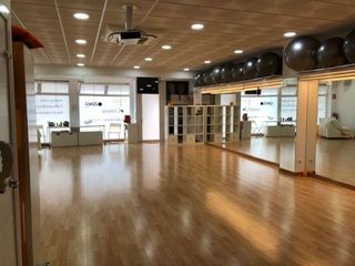 Local comercial en venta en Playa Bajadilla - Puertos en Marbella