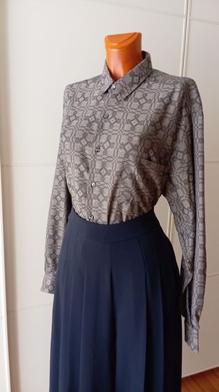 Camisa masculina vintage con rombos. Nueva.