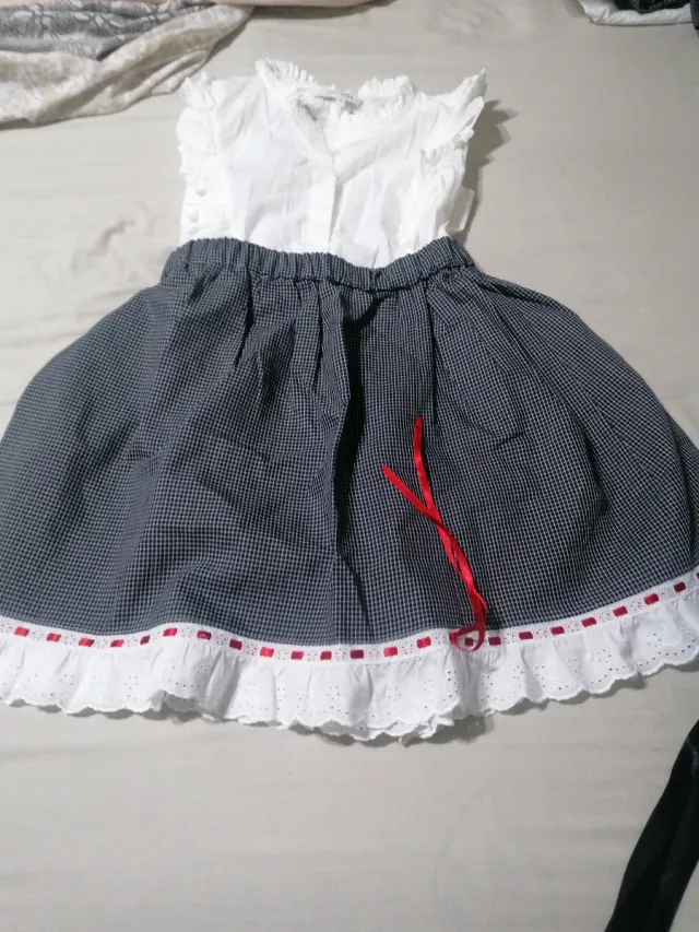 Traje de espigadora blanco y negro