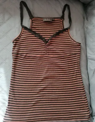 Camiseta tirantes encaje