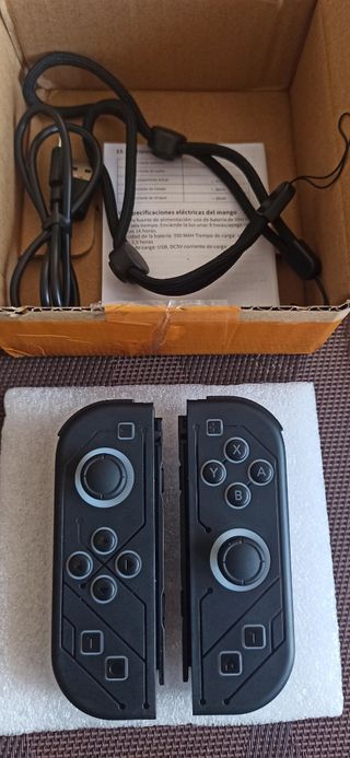 Mandos Nintendo Switch Neon