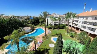 Dúplex en venta en Nueva Andalucía centro en Marbella