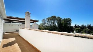 Dúplex en venta en Nueva Andalucía centro en Marbella