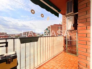Piso en venta en Artigas - Llefià en Badalona