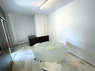 Local comercial en alquiler en Los Jardines de Marbella - La Ermita en Marbella