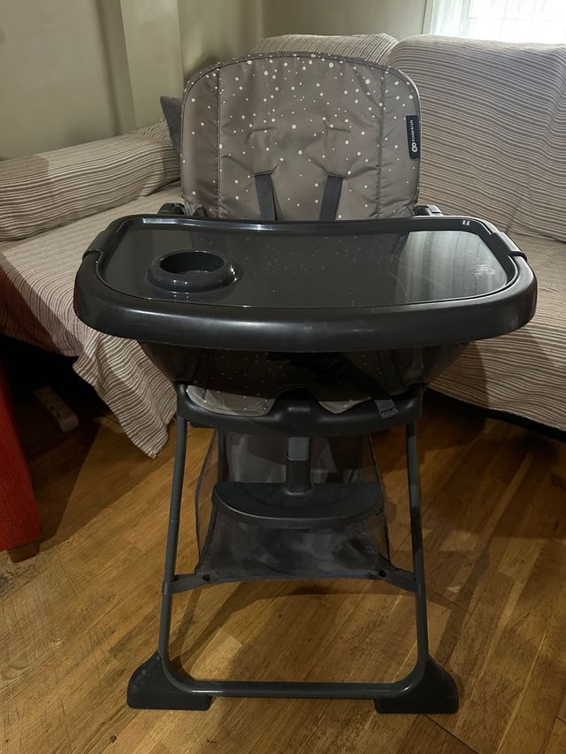 Trona infantil en perfecto estado