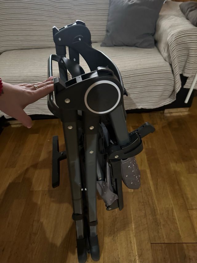 Trona infantil en perfecto estado