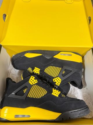 Jordan 4 Thunder