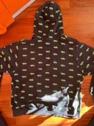 Felpa Nike con logo all-over verde

