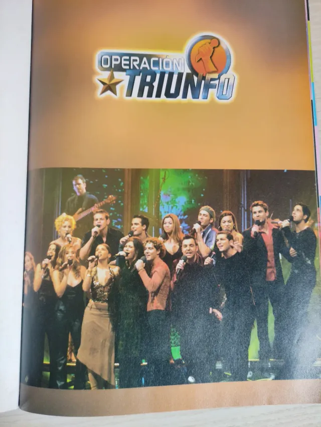 LIBRO OFICIAL OPERACIÓN TRIUNFO