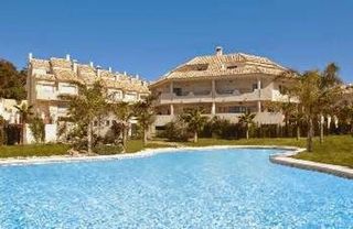 Casa adosada en alquiler en Elviria en Marbella
