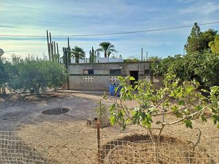 Chalet en venta en Peña de las Águilas en Elche