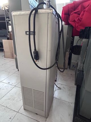 Fuente de agua de pie