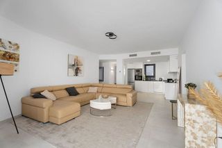 Piso en venta en Puerto Banús en Marbella