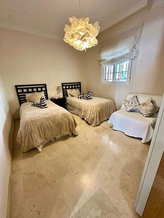 Piso en alquiler en Los Naranjos - Las Brisas en Marbella