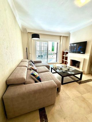 Piso en alquiler en Los Naranjos - Las Brisas en Marbella