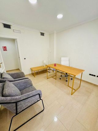 Oficina en alquiler en Playa Bajadilla - Puertos en Marbella