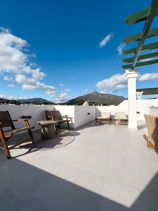 Dúplex en venta en Nueva Andalucía centro en Marbella